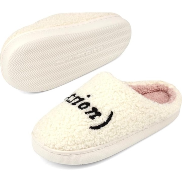 Taylor Swift "Taylor's Version" Embroidered Fluffy Slippers White 9.5-10 - Picture 3 of 11